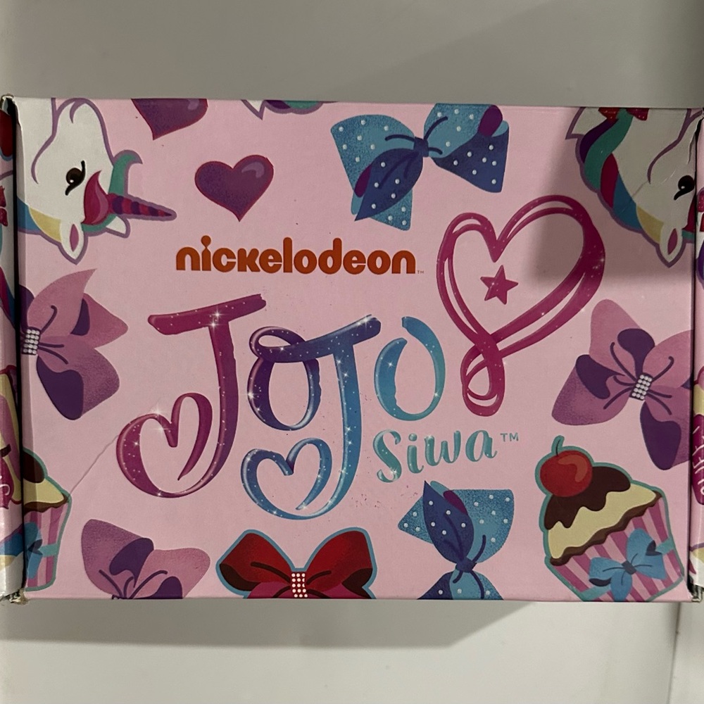 Jojo Siwa random box filled with MERCH!!